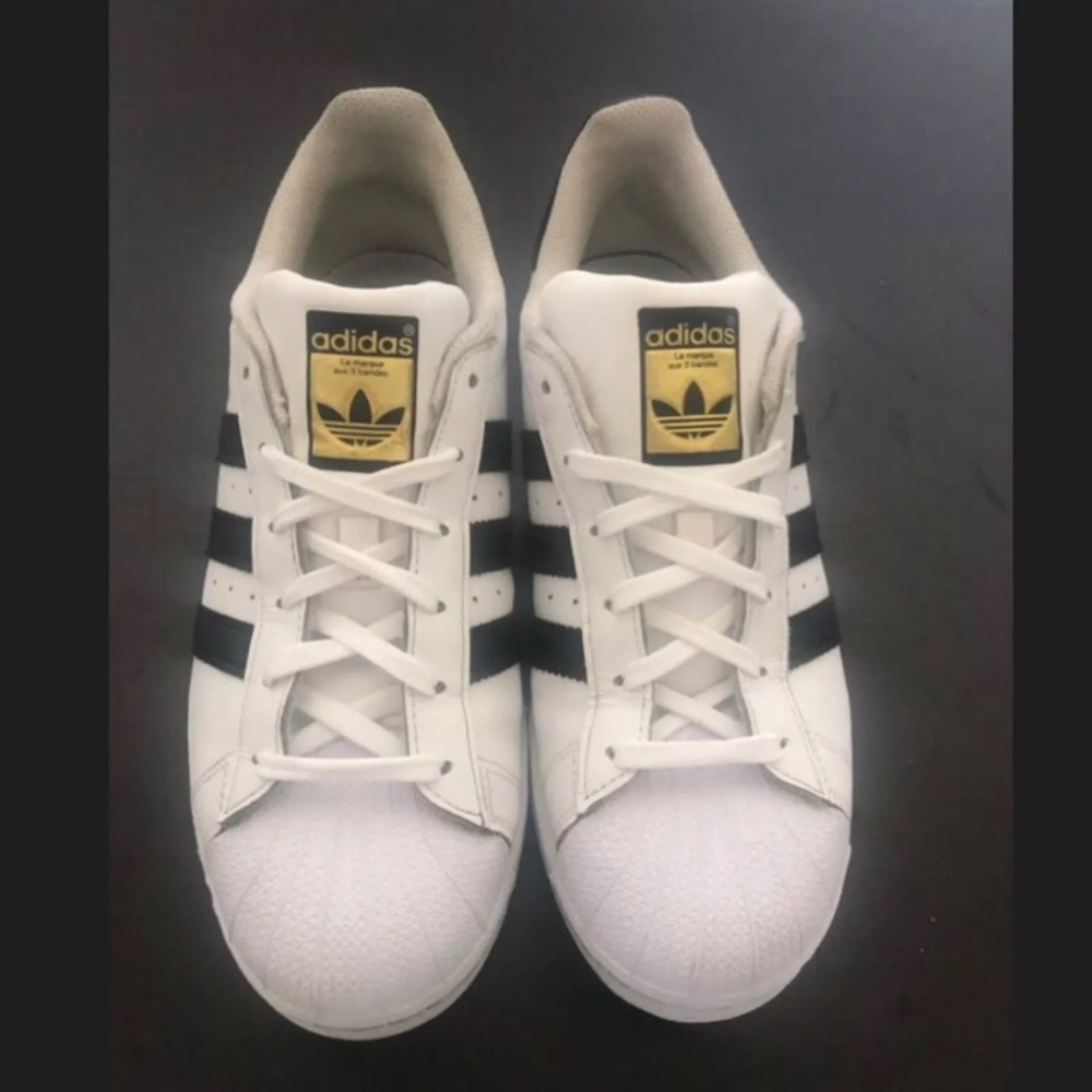 Adidas superstars