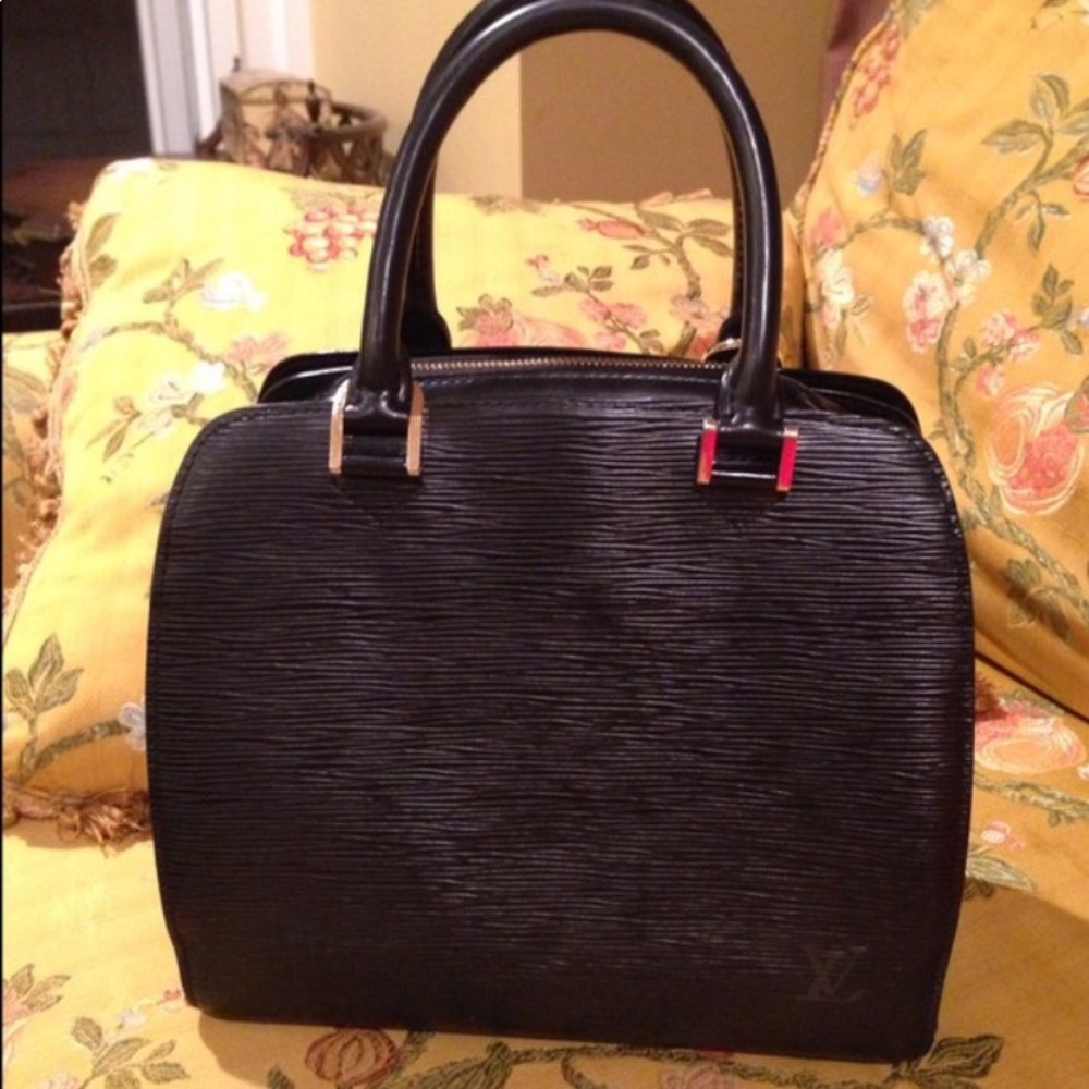 Authentic Louis Vuitton Epi - Black
