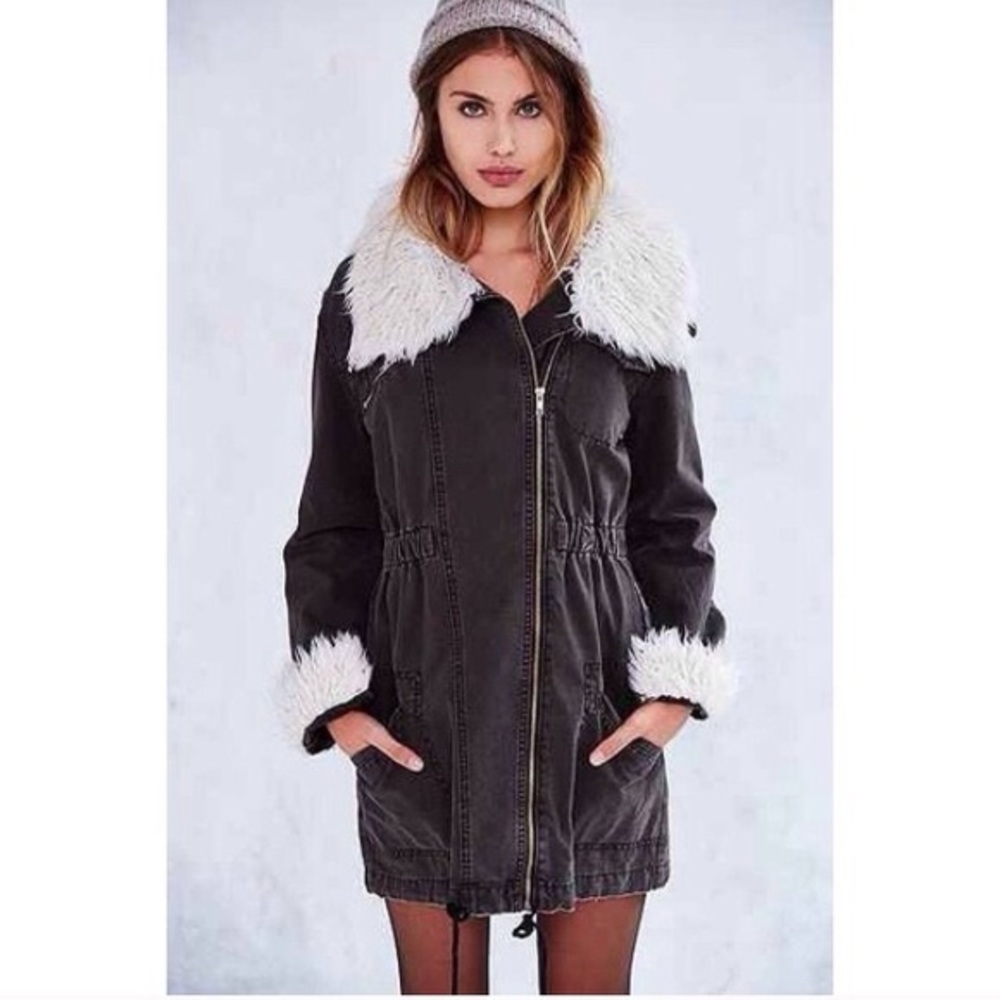 Somedays lovin Be Good Hooded Parka. - Picture 2 of 3