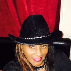 Meet your Posher, Deidre