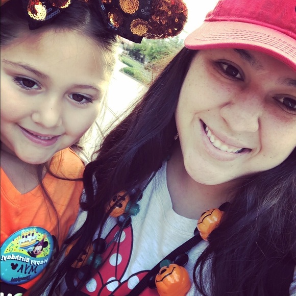 Meet your Posher, Edith - Picture 1 of 1