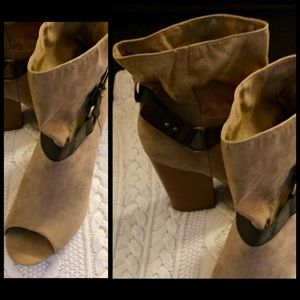 NEW Sz 8 1/2 Mia Peep-Toed Bootie Heels