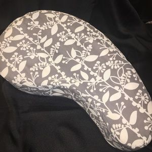 jj cole nursing pillow