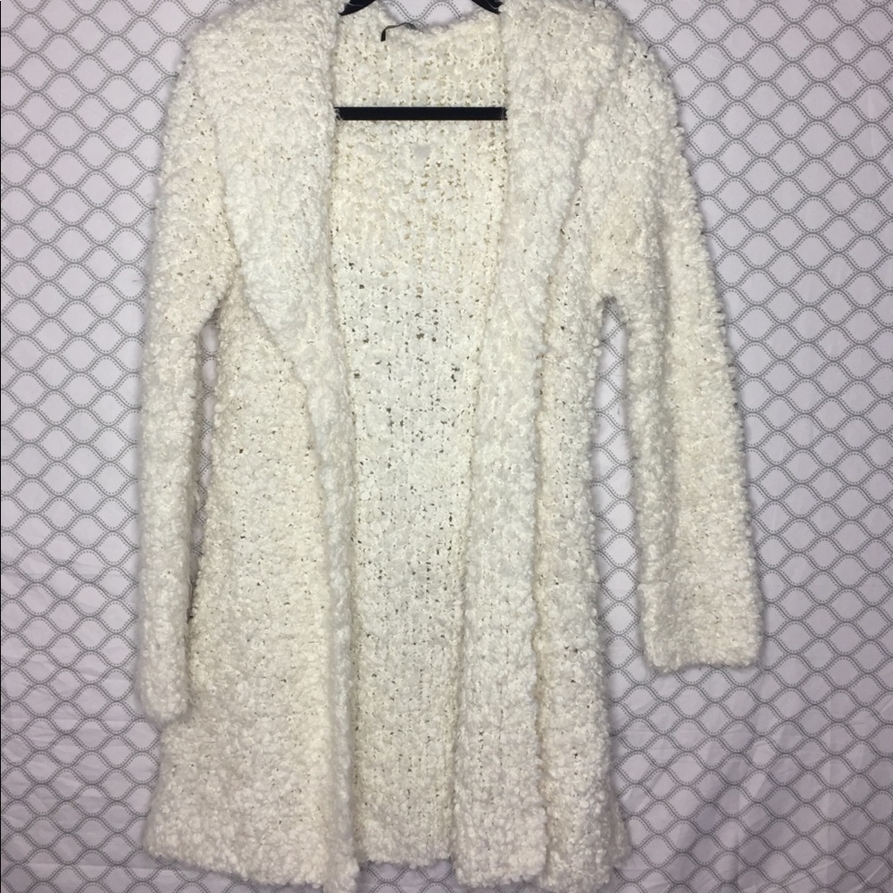 LONG WHITE KNIT CARDIGAN