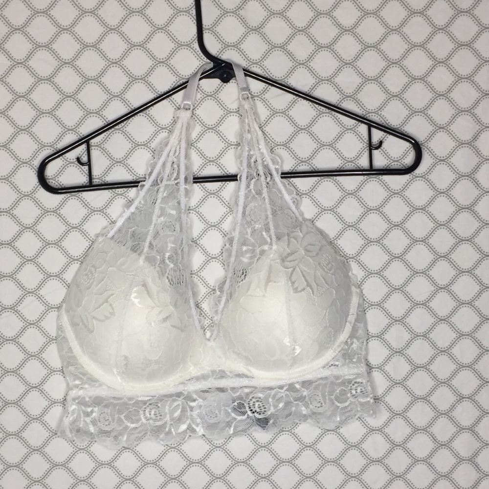 WHITE BACKLESS BRALETTE
