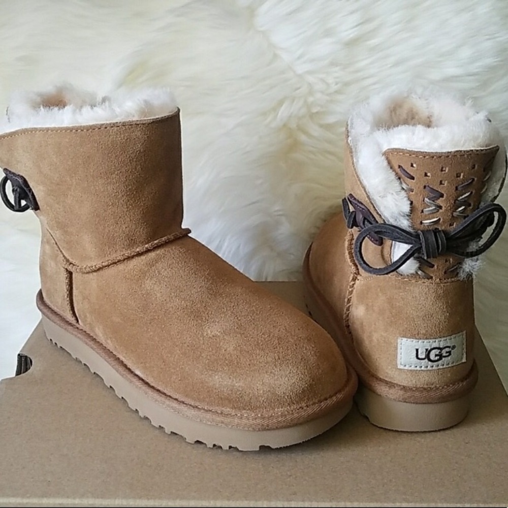 NWT UGG bow chestnut boots