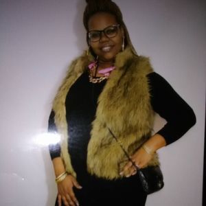 Meet your Posher, Justina