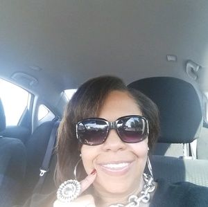 Meet your Posher, Genetta