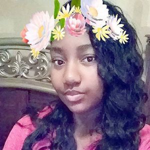 Meet your Posher, Denae