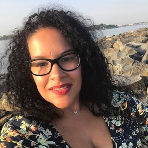 Meet your Posher, Caridad