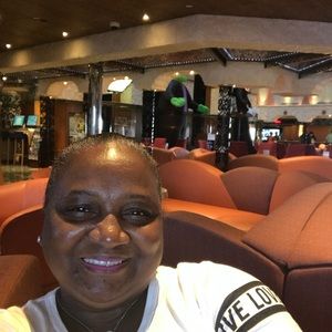 Meet your Posher, Tonia