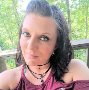 Meet your Posher, Casey