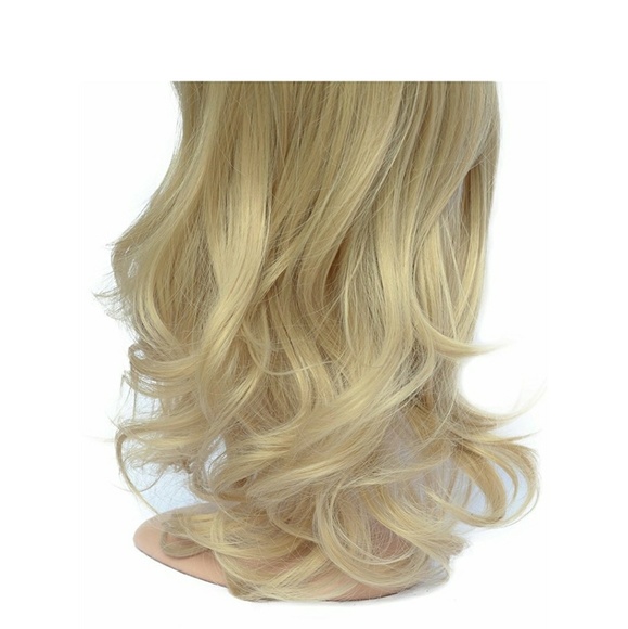 Blonde Ombre Wig 18-22 inches!!