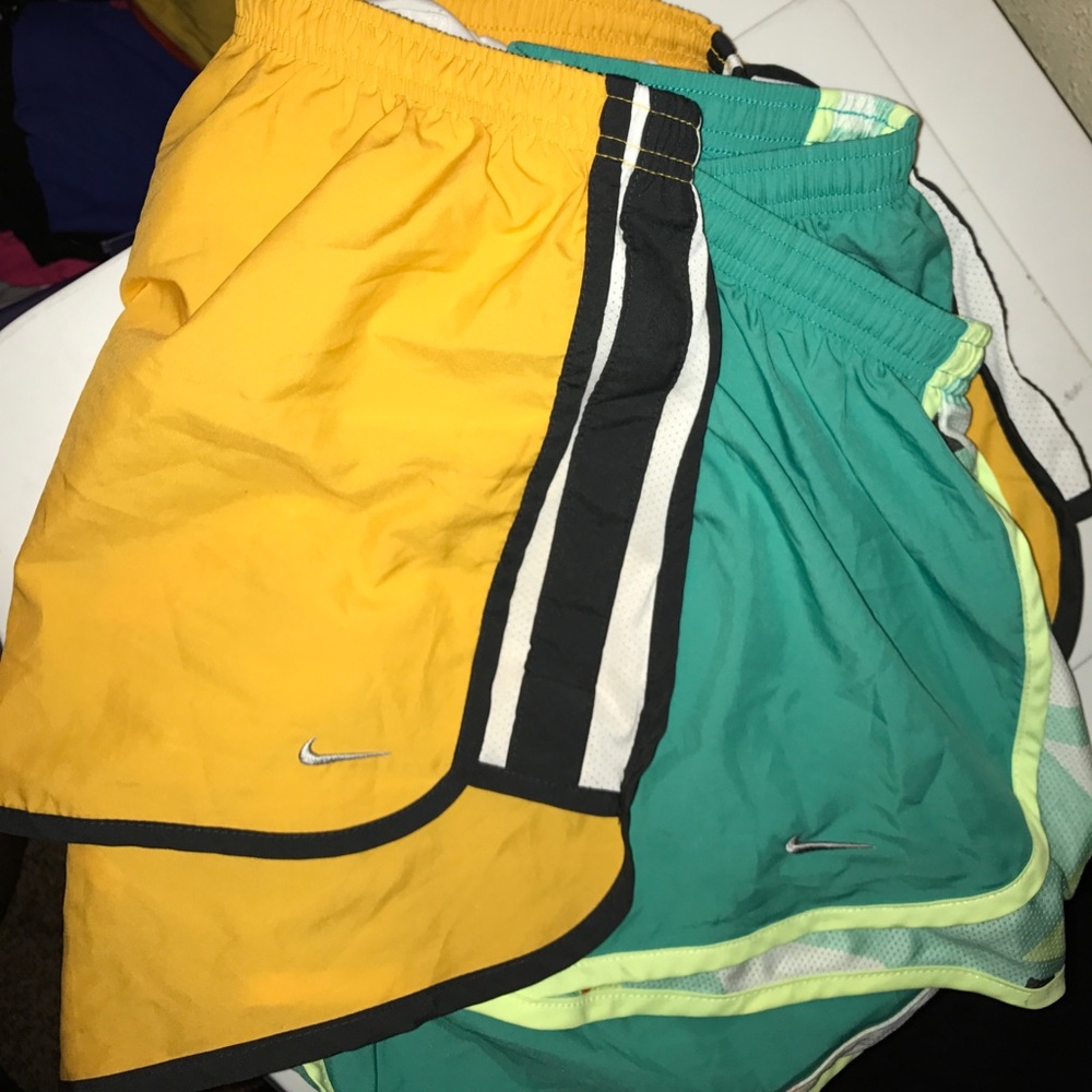 NIKE RUNNING SHORTS