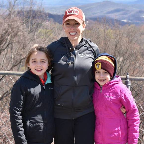 Meet your Posher, Leslie - Picture 1 of 1