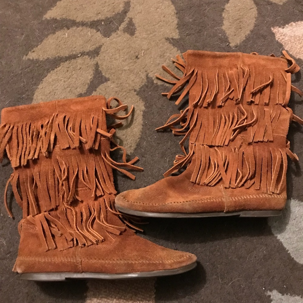 Minnetonka Fringe Boot Moccasin Sz8