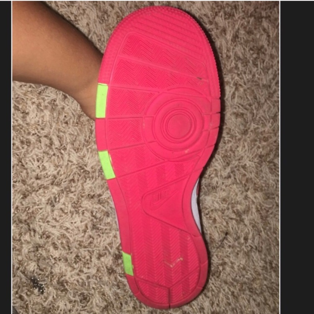 Nike practically new - Picture 3 of 3