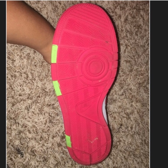 Nike practically new - Picture 3 of 3