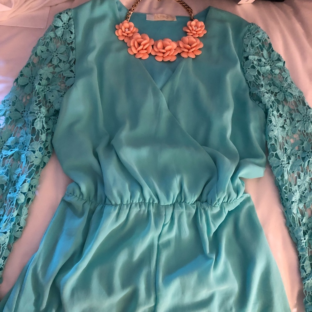 Entro Lace Sleeve Romper