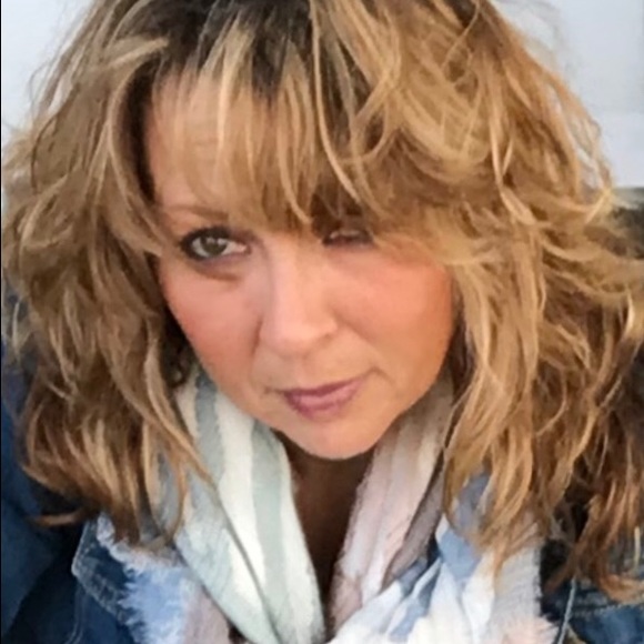 Meet your Posher, Kim - Picture 1 of 1