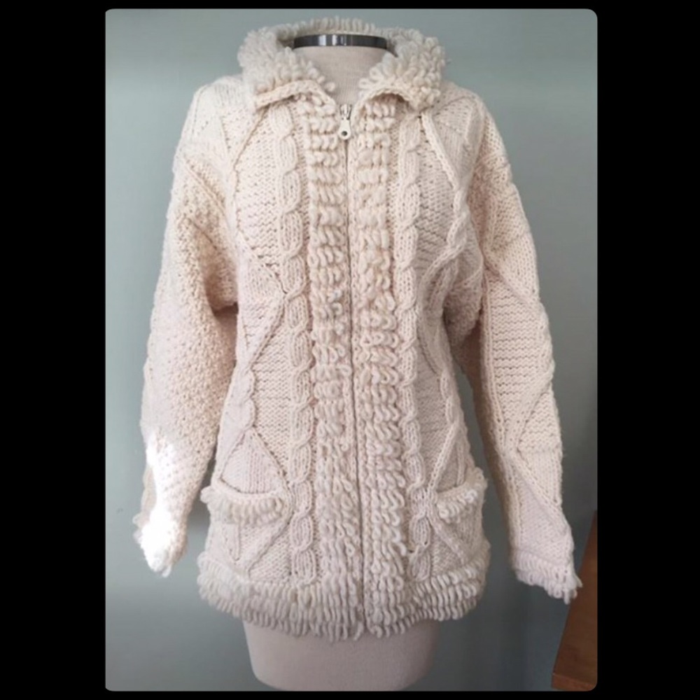 Dear Betty Vintage is an online reseller.