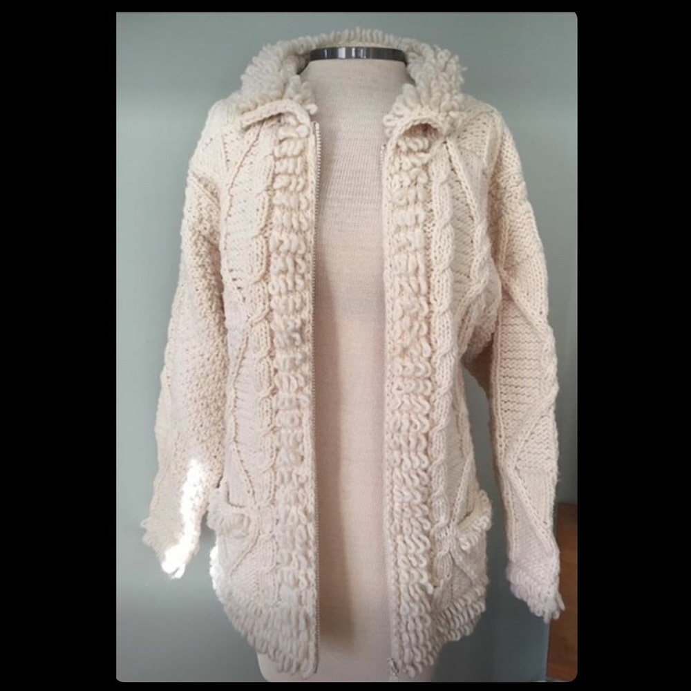 Dear Betty Vintage is an online reseller. - Picture 2 of 4