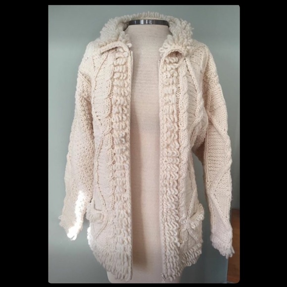 Dear Betty Vintage is an online reseller. - Picture 2 of 4