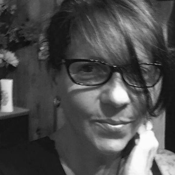Meet your Posher, Julieann - Picture 1 of 1