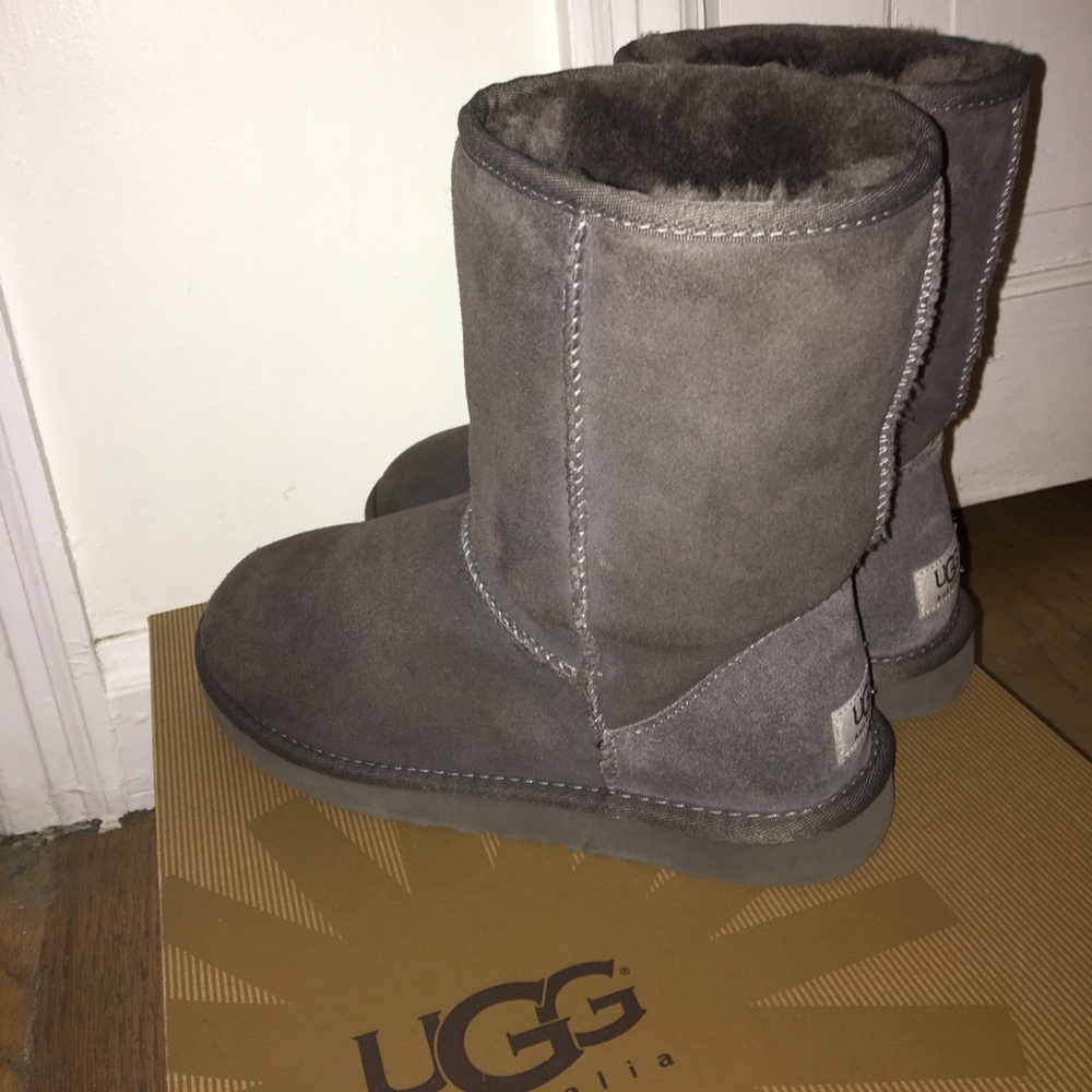 ❌SOLD ON VINTED❌ Gray Short Classic Uggs