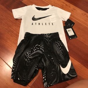 Nike outfit NWT