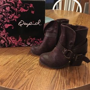 Quipid boots size 5.5
