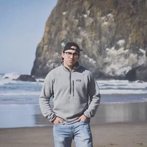 Meet your Posher, Zach