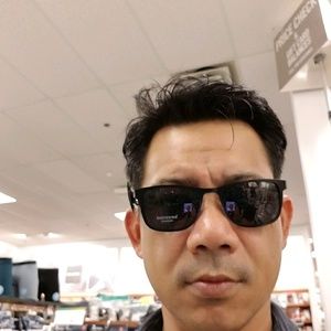 Meet your Posher, Phoenix