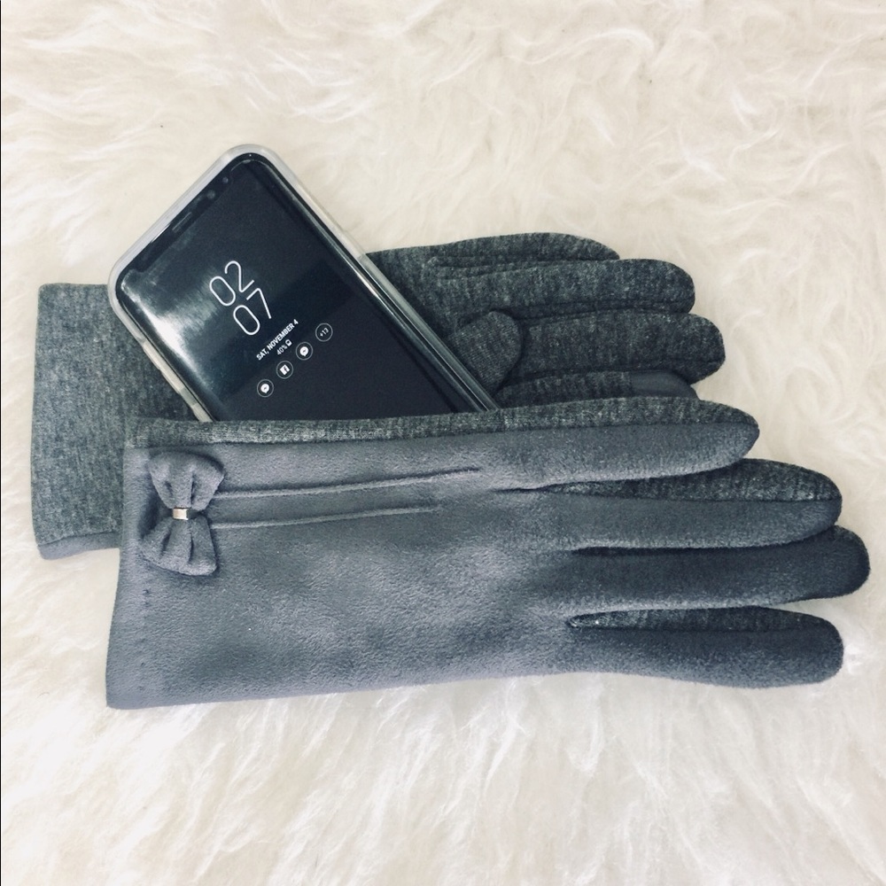 Gray Bow Accent Touch Screen Gloves