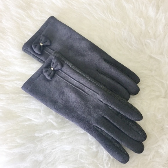 Gray Bow Accent Touch Screen Gloves - Picture 5 of 5