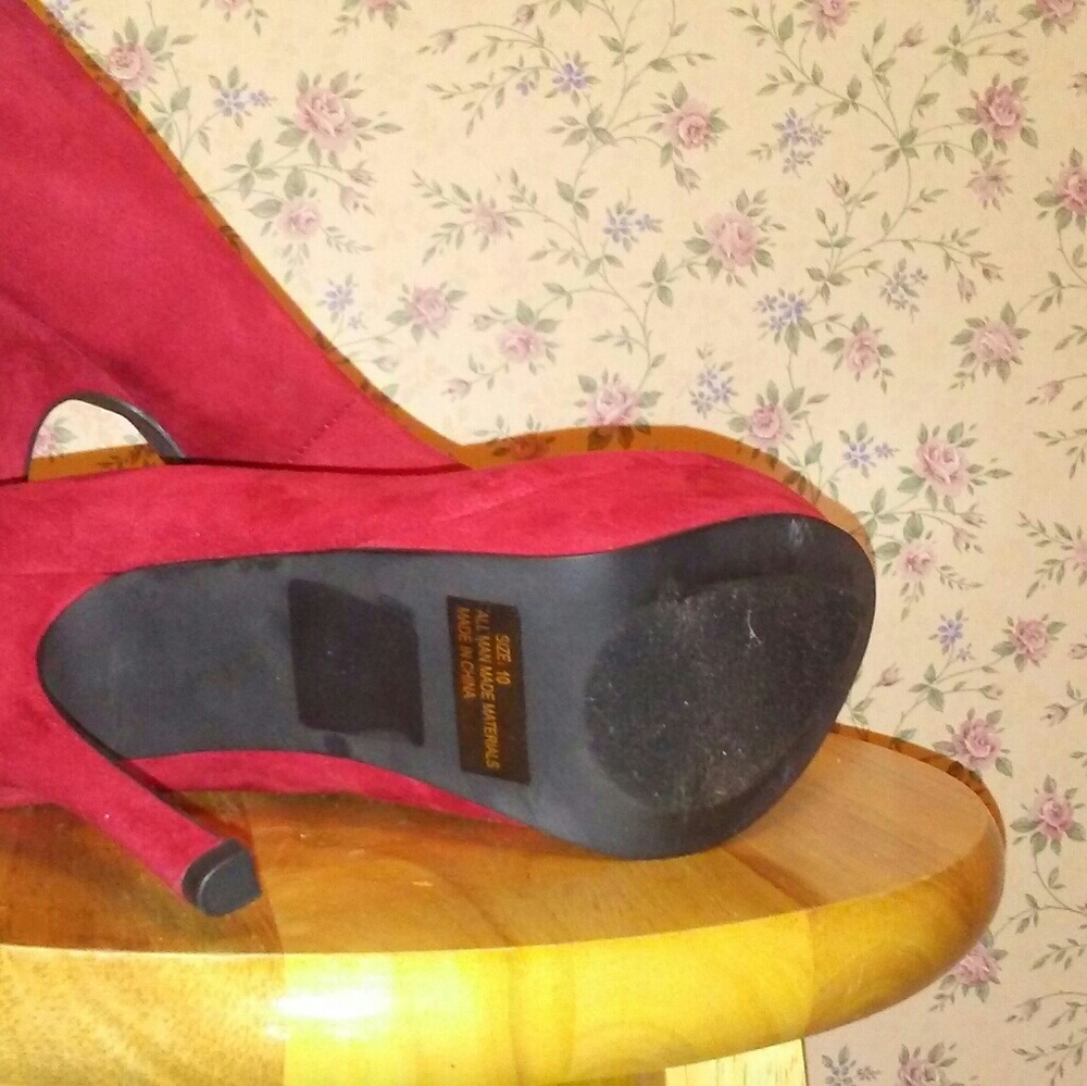 Shoes - Picture 4 of 4