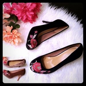 Faux Velvet Heel with Flower Embroidery