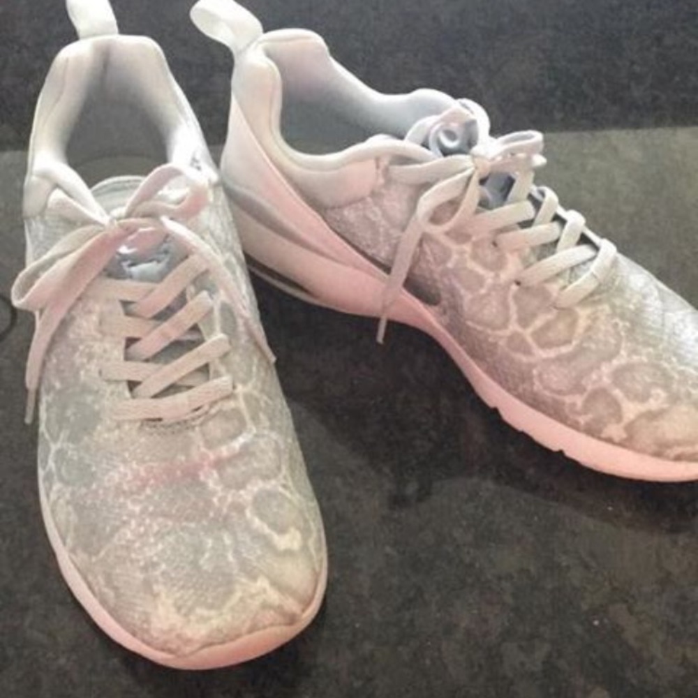 Nike Snake Print