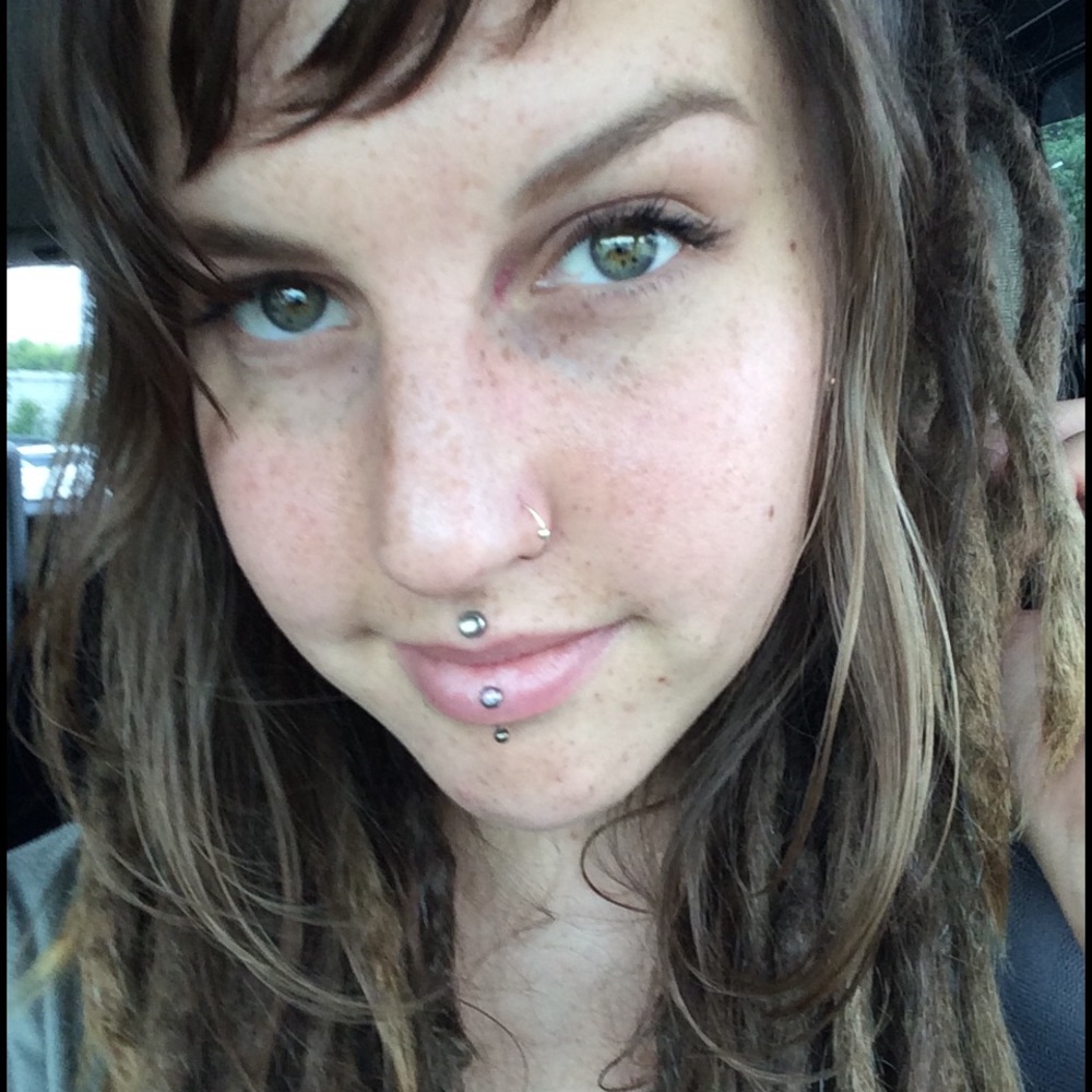 Meet your Posher, Courtney