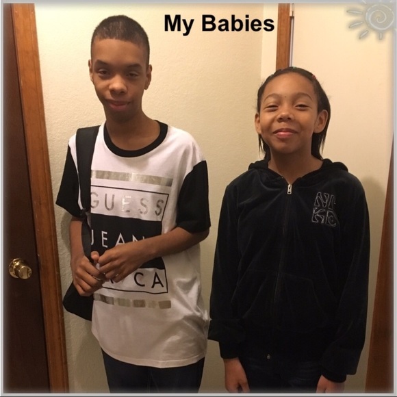 ๐ฆ๐ฆ MEET THE POSHER ๐ฆ๐ฆ - Picture 5 of 8