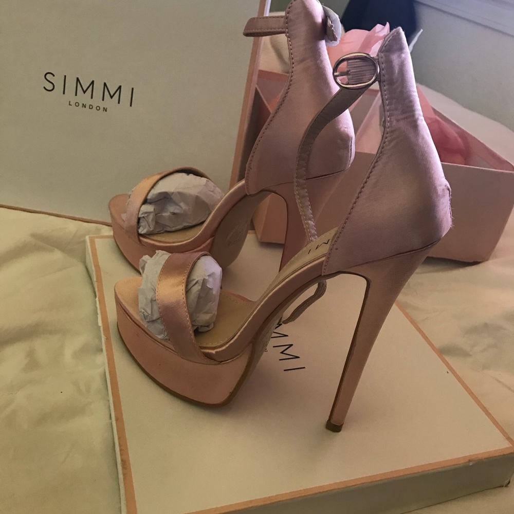 ❌❌SOLD❌❌❌ London Selena heels Pink Satin platform