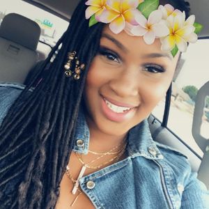 Meet your Posher, Khalila