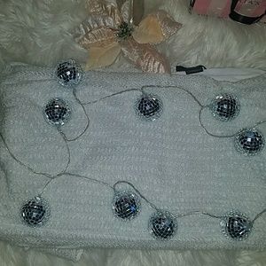 Free 🎁 with purchase.Giant Shawl .