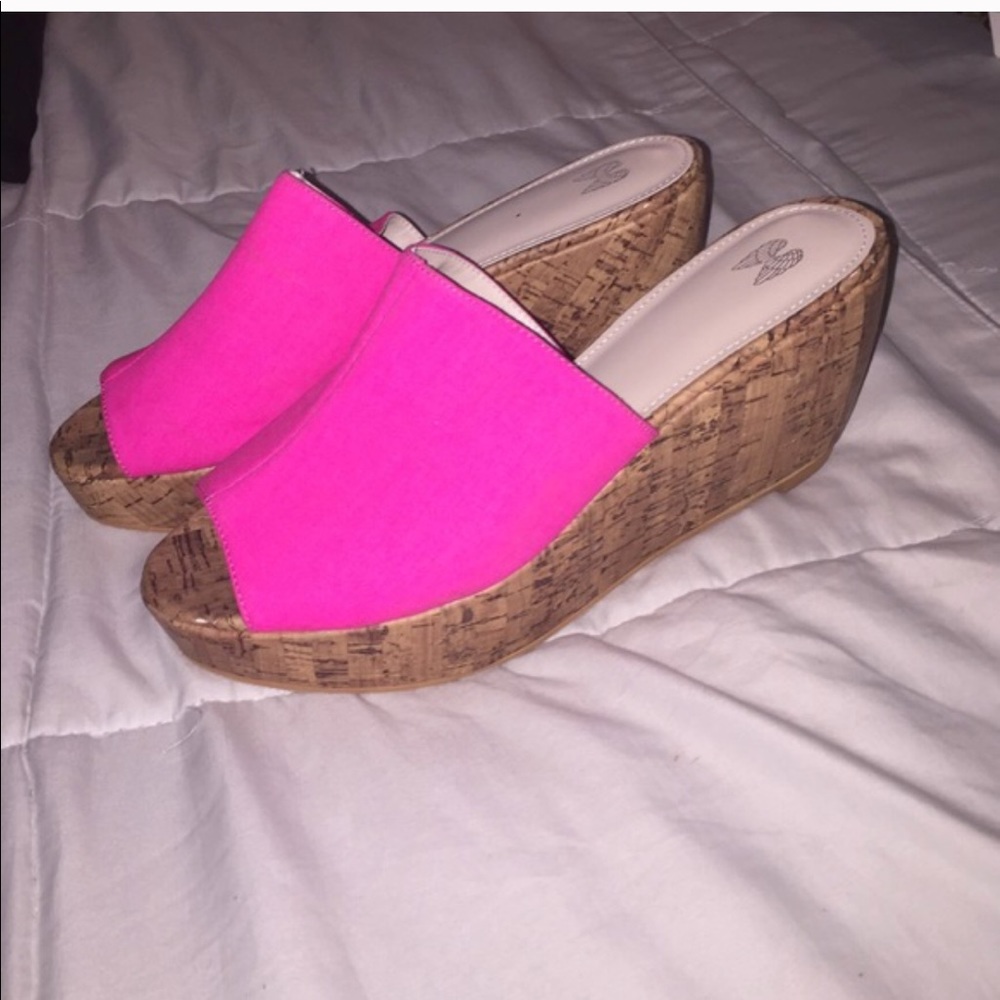 Victoria's Secret hot pink wedges