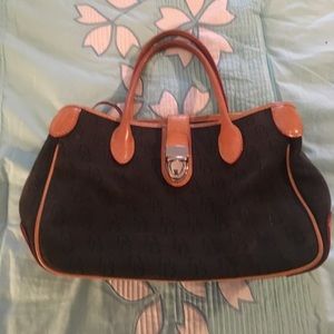 Dooney and Bourke handbag. Like new condition