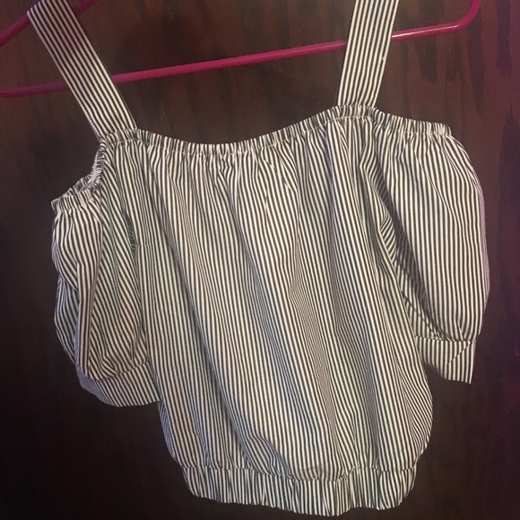 Striped Open Shoulder Top - Picture 2 of 4