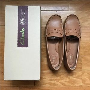 Clarks Leather Loafers Flats NEW