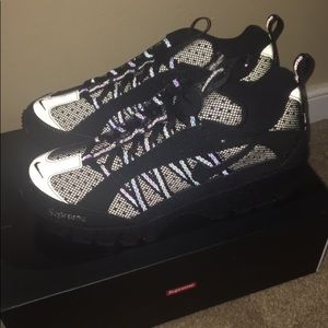 Size 9 Supreme Humara