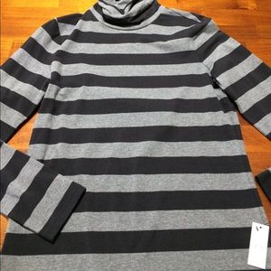 Talbots long sleeve Turtleneck top. Size Small