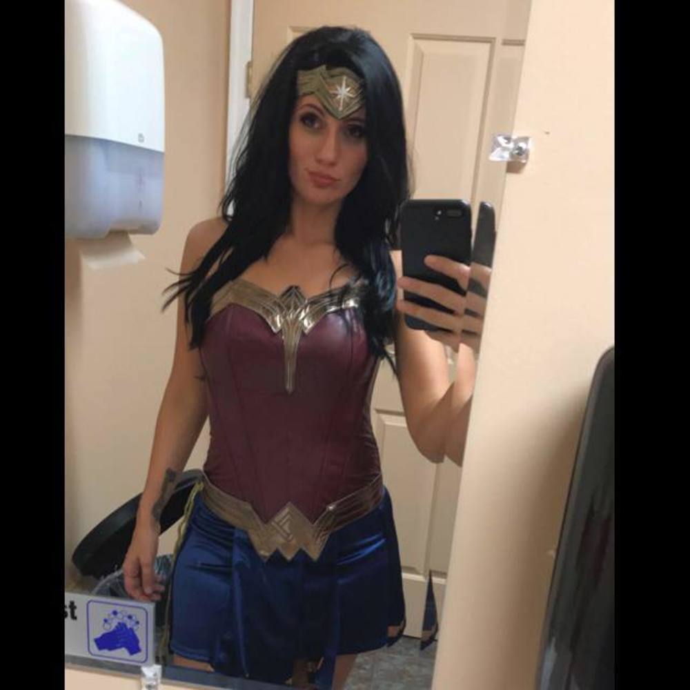 Meet your Posher, Carrie